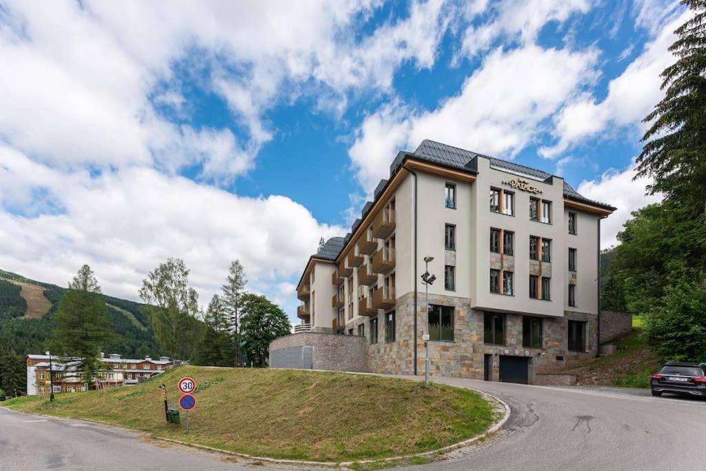 Residence Koubek - Utulny Apartman S Vyhledem A Parkovanim Špindlerŭv Mlýn Kültér fotó